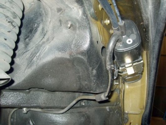 Maşini din Costineşti, lăsate fără motorină